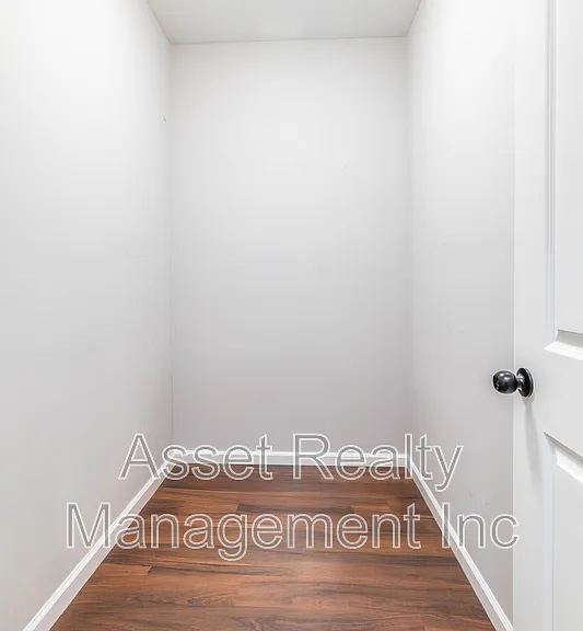 619 Midlake Dr NE — Photo 19