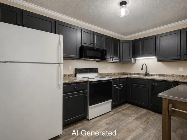 5 Bartemus Trail #105, Nashua, NH 03063