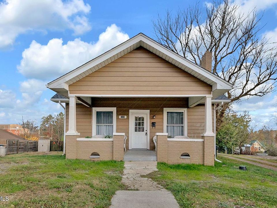 1st image of 1006 Lawrence Ave