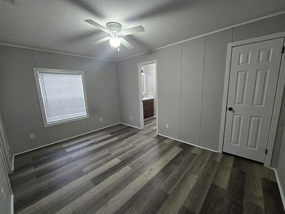 5th image of 7007 Greenbrier Village Dr #77