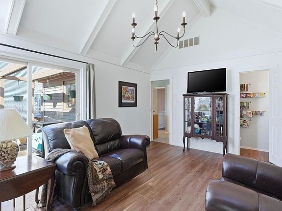 3rd image of 9417 Crystal Spring Dr