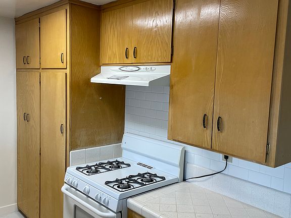 5th image of 524 Avenue G #16