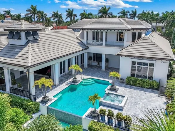 605 Galleon DR, NAPLES, FL 34102