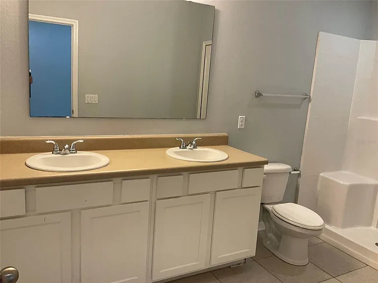 101 Hurst Ct — Photo 15