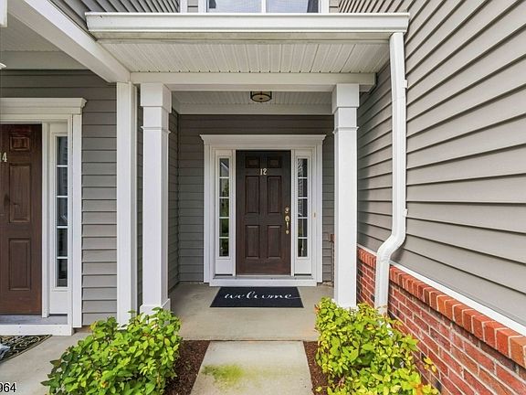 2nd image of 12 Whitney Farm Pl