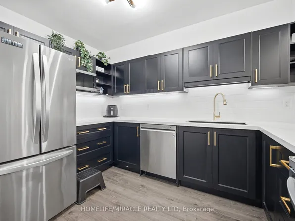 238 Albion Rd #102, Toronto, ON M9W 6A7