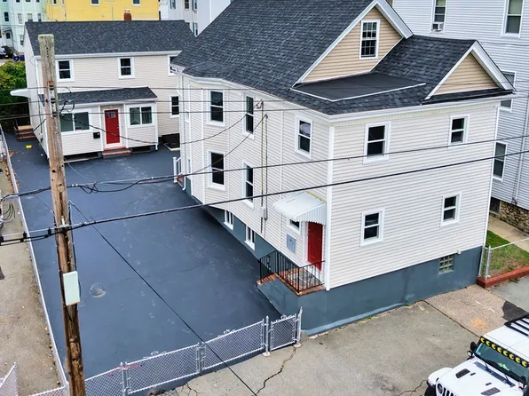 121 121/123 Whitman St, New Bedford, MA 02745