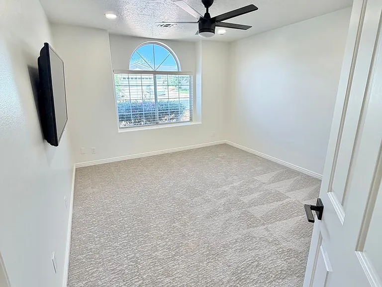 3519 S 1470 W — Photo 16