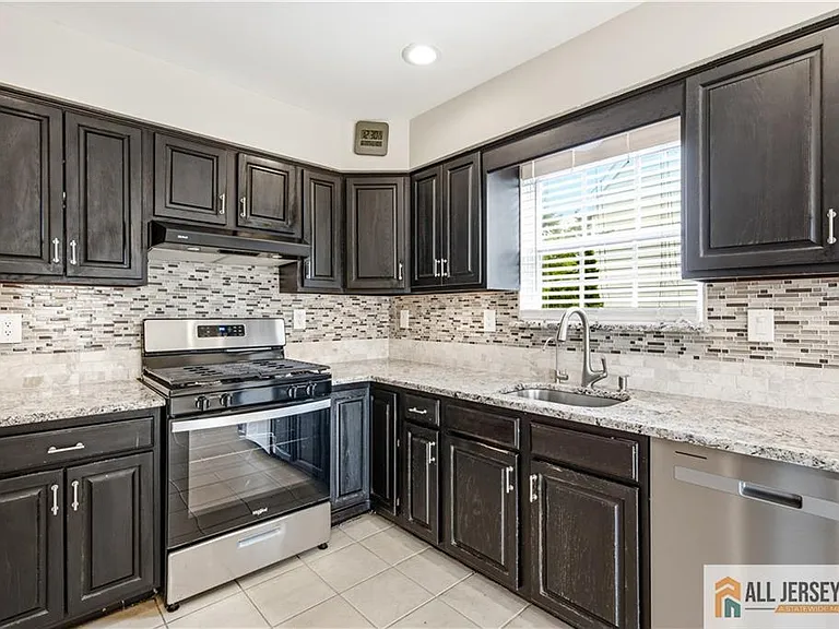 55 Parsler Pl — Photo 6