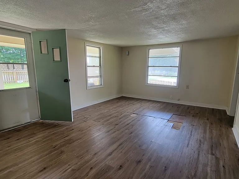 1024 Park Ave — Photo 13