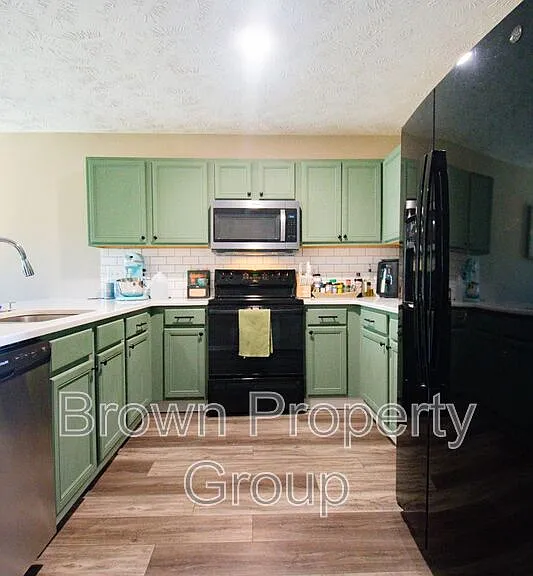 4918 Yorkchester Dr — Photo 8