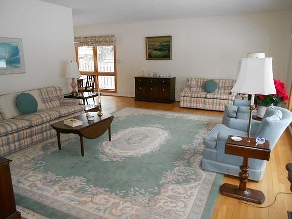 2nd image of 432 Hilldale Dr