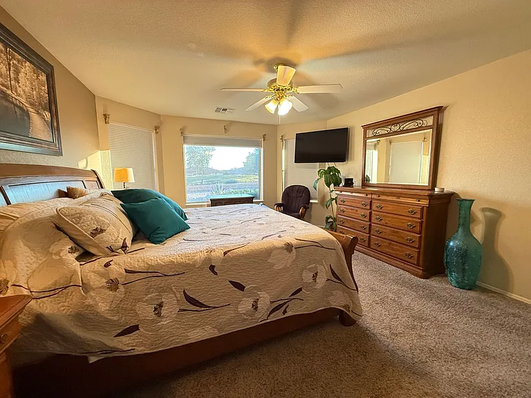 11401 E Medina Ave — Photo 7