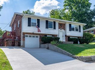 302 Westwood Dr, Woodland Hills, KY 40243