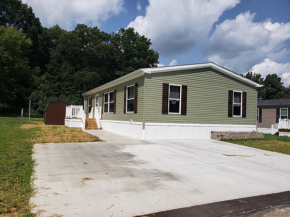 Exterior Image-2-Skyline Sugarcreek Sandy Valley Estates