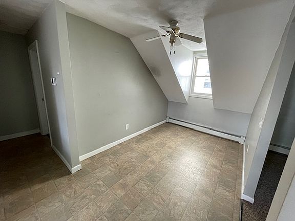 Kitchen - perfect area for small breakfast table
