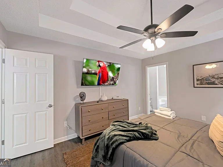 6839 Sandy Creek Dr — Photo 13