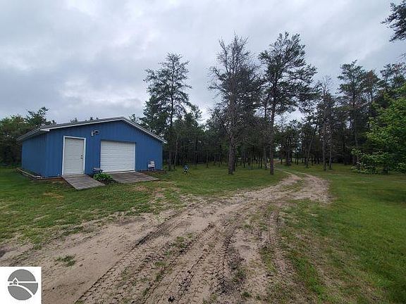 3rd image of 4847 Odessa Rd