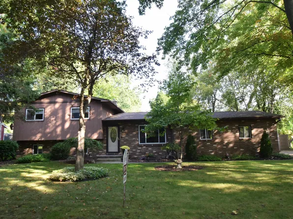3105 Highbrook Dr, Midland, MI 48642