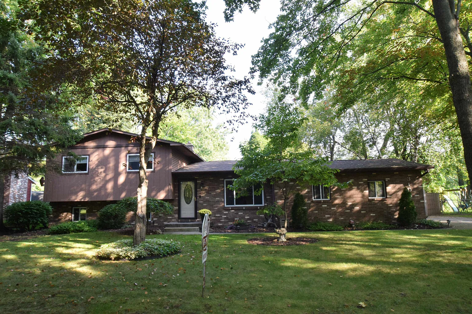 3105 Highbrook Dr photo 1