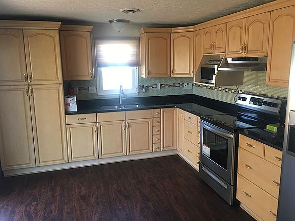 2nd image of 9767 Emerald Ln