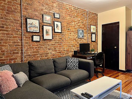 3rd image of 256 Irving Ave #3L