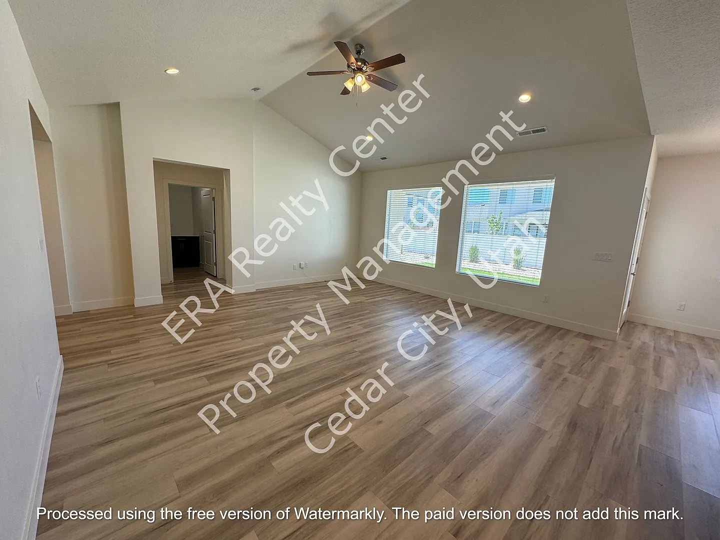 Move-In Discount Newer Construction - 3 bed 2 bath — Photo 3