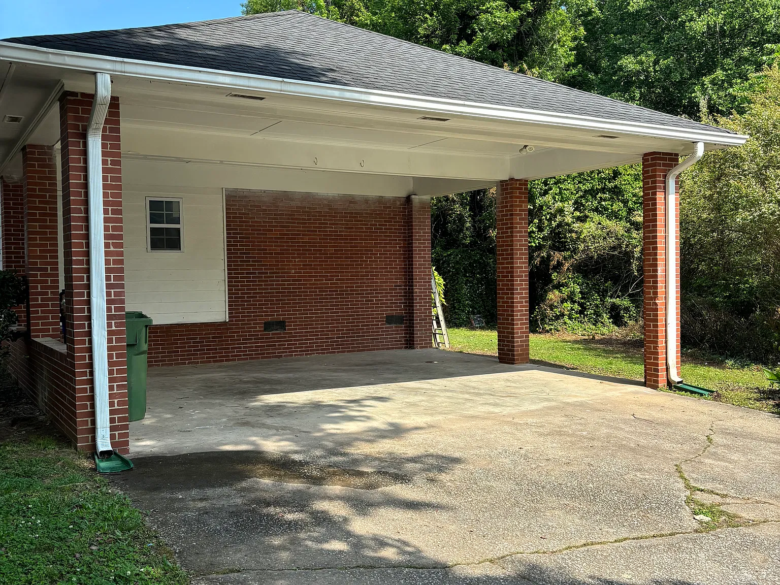 4 bed, 2279 sqft, $2,750 — Photo 2