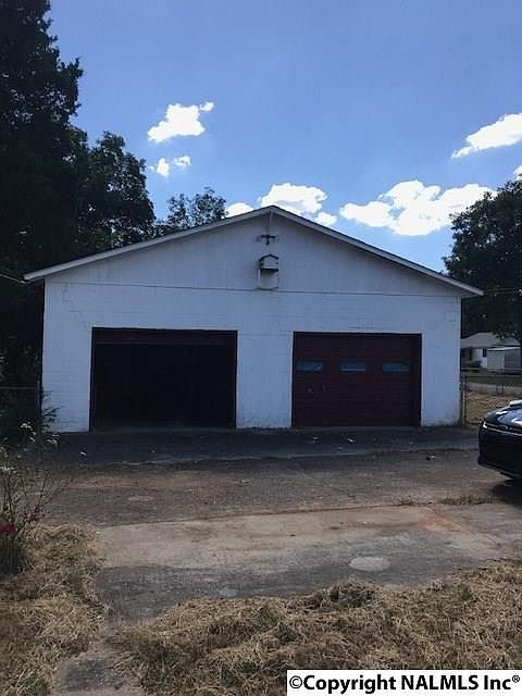 2nd image of 3207 Drake Ave SW
