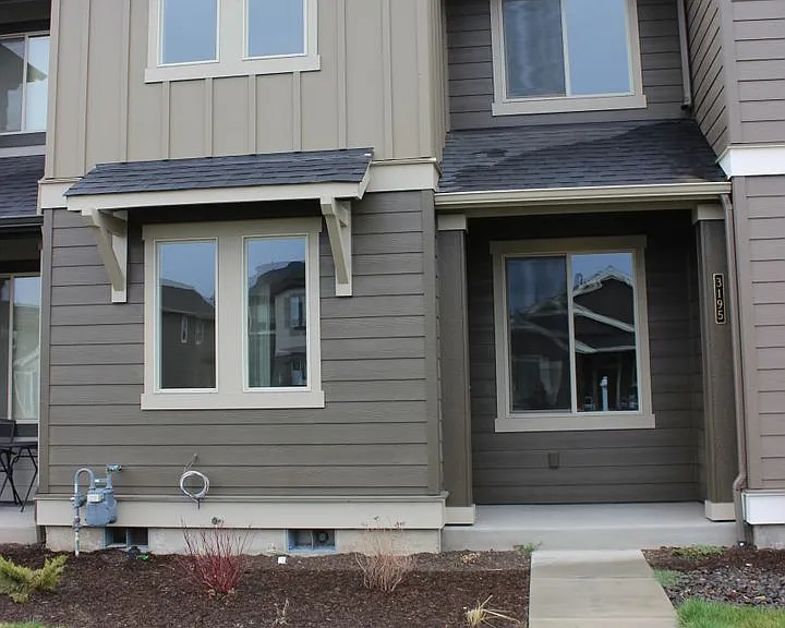 3195 SW 28th St — Photo 2