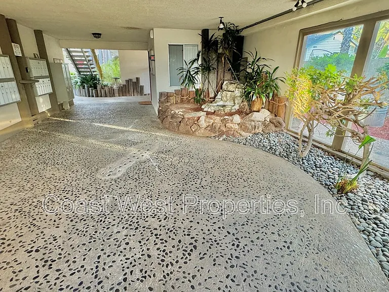 Mauna Loa Apartments — Photo 4