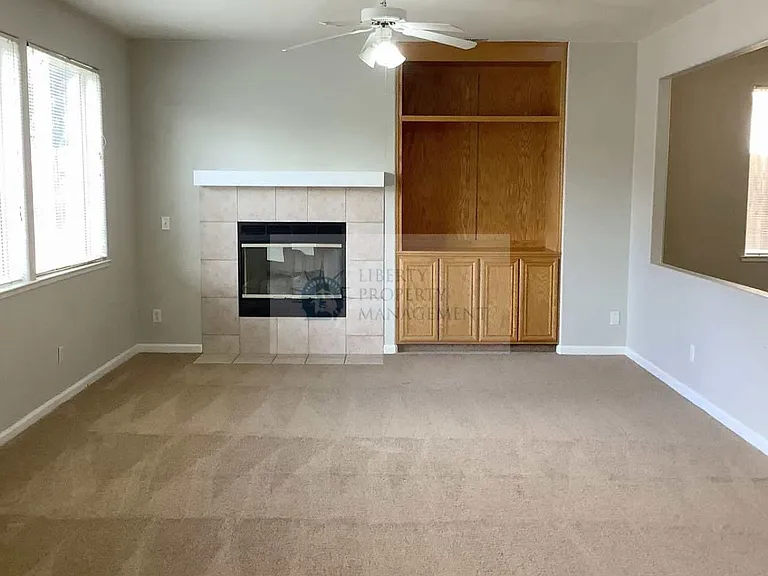 4425 Crown Valley Way — Photo 4