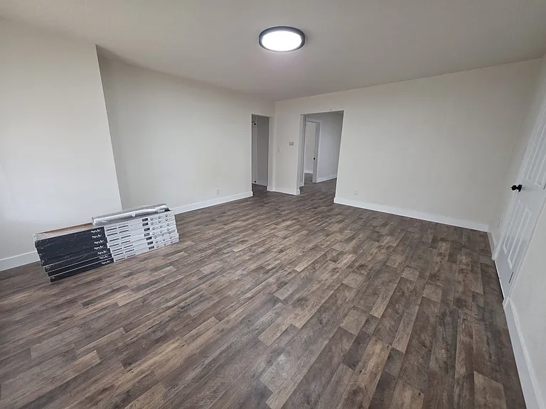 139 Ambrose Ave #A — Photo 12