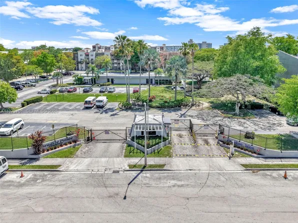 11040 SW 196th St APT 203, Miami, FL 33157