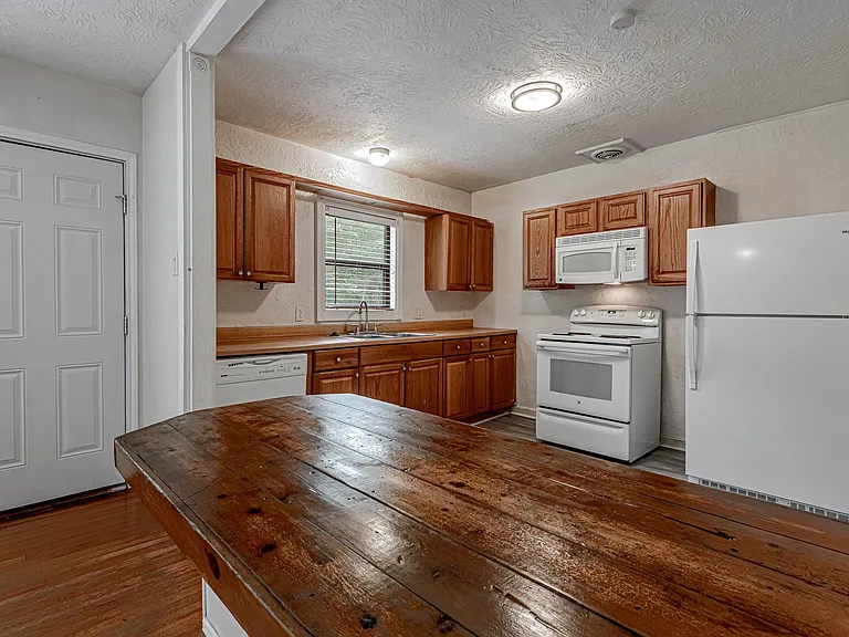 2538 Sycamore Ave — Photo 10