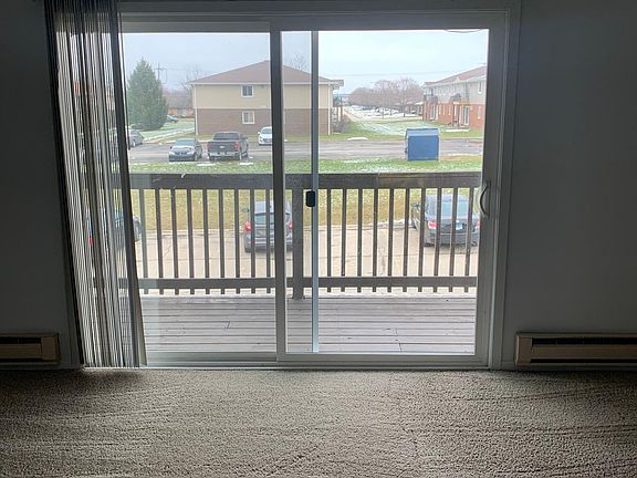 3rd image of 1023 Shagbark Ct #2E