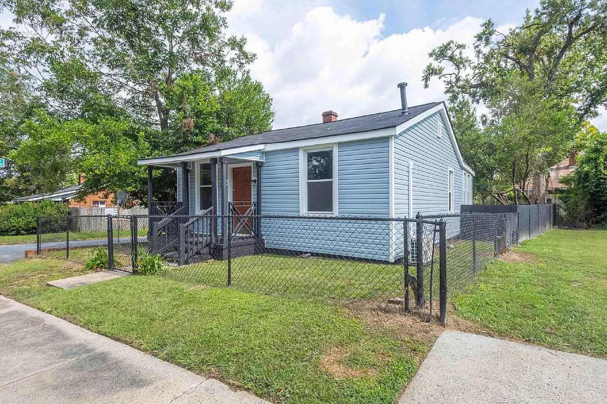 Building Photo - 2028 Battle Row