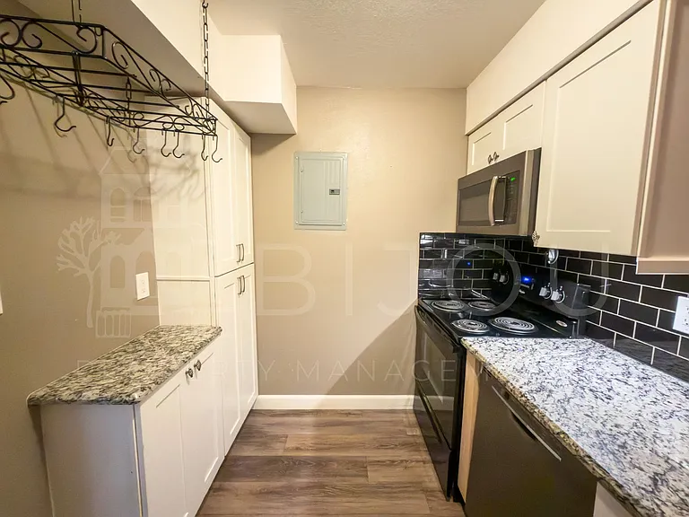 2902 Airport Rd #122 — Photo 10