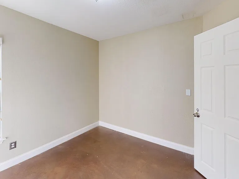 904 Purple Martin Ct — Photo 4