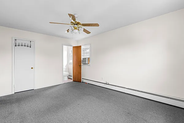 Bedroom, photo 2