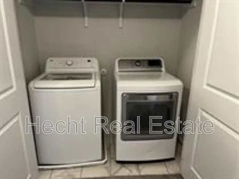 605 W South St #111 — Photo 10