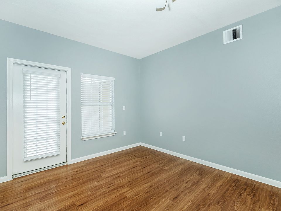 Spacious Living Rooms at Portside Villas in Ingleside, TX