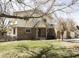 1949 Hillcrest Dr, Goddard, KS 67052