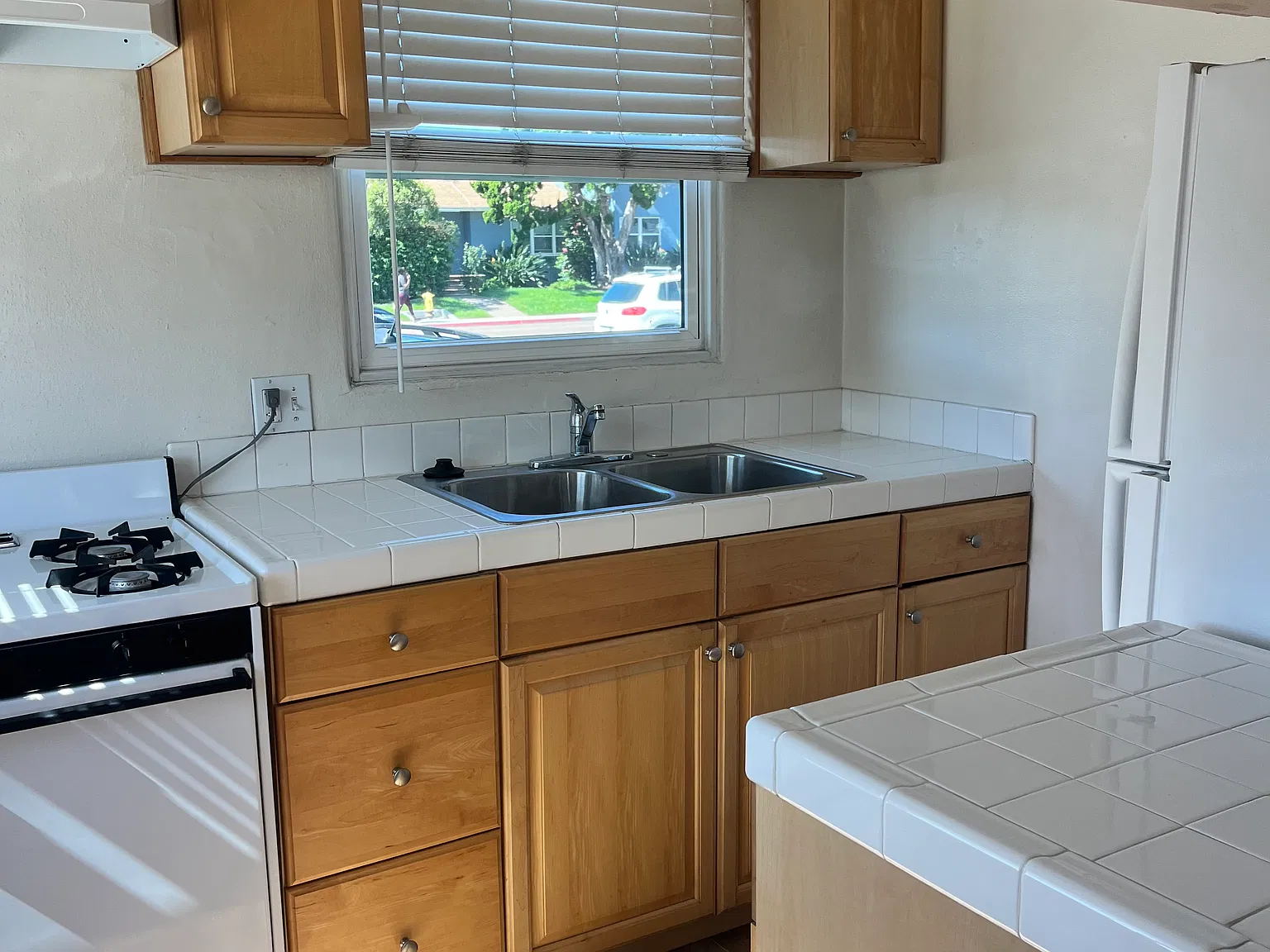 Studio, 250 sqft, $1,799 — Photo 3