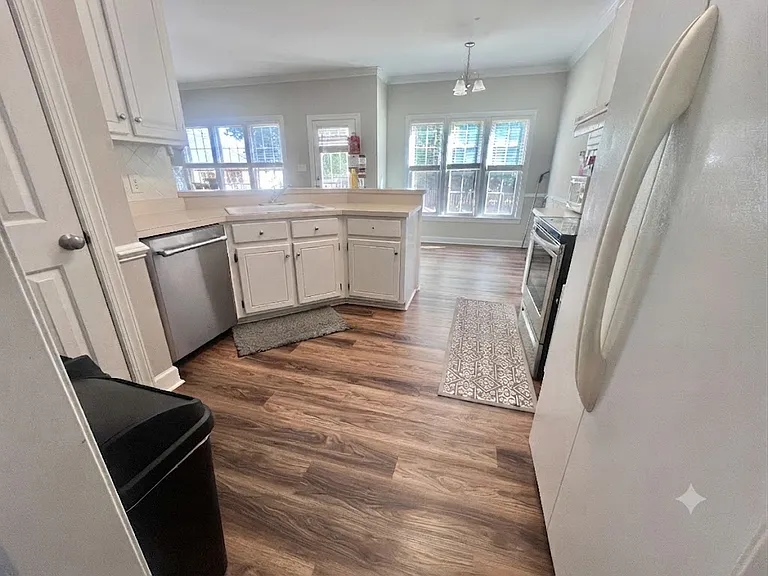 2029 Battlewood Rd — Photo 8