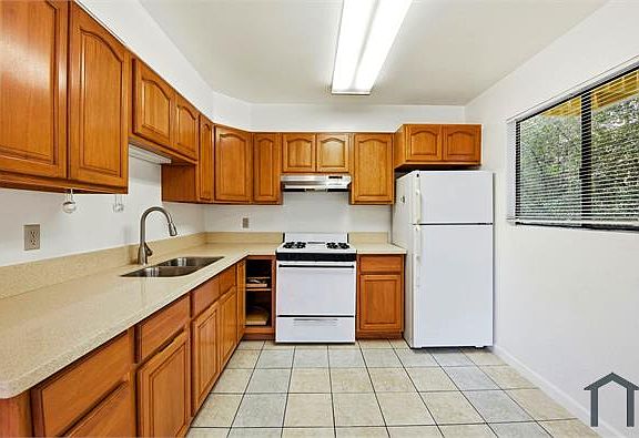 5th image of 3320 Macarthur Blvd APT 2