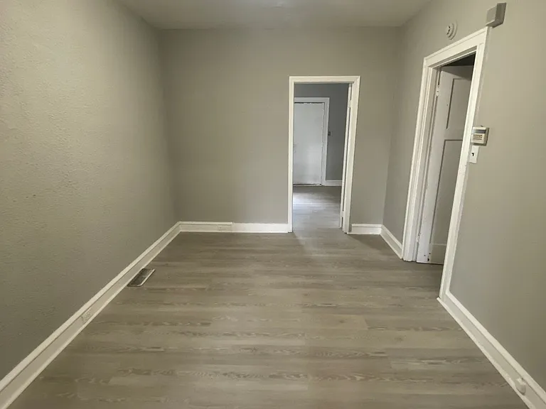 2726 Beryl Ave — Photo 4