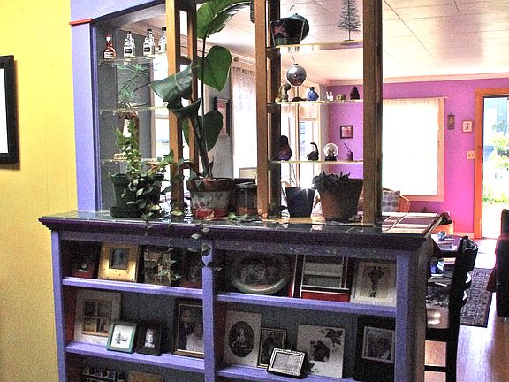 kitchen/dining pass-through