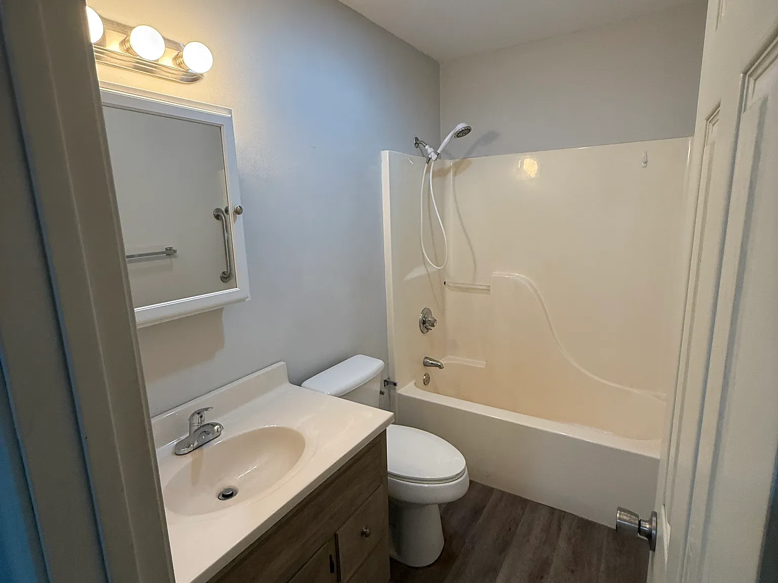 2 bed, 920 sqft, $775 — Photo 4