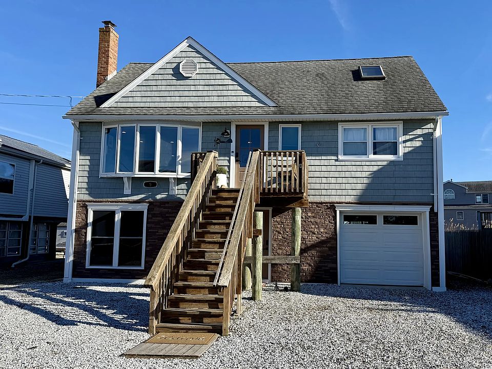 1st image of 256 Alley Ave